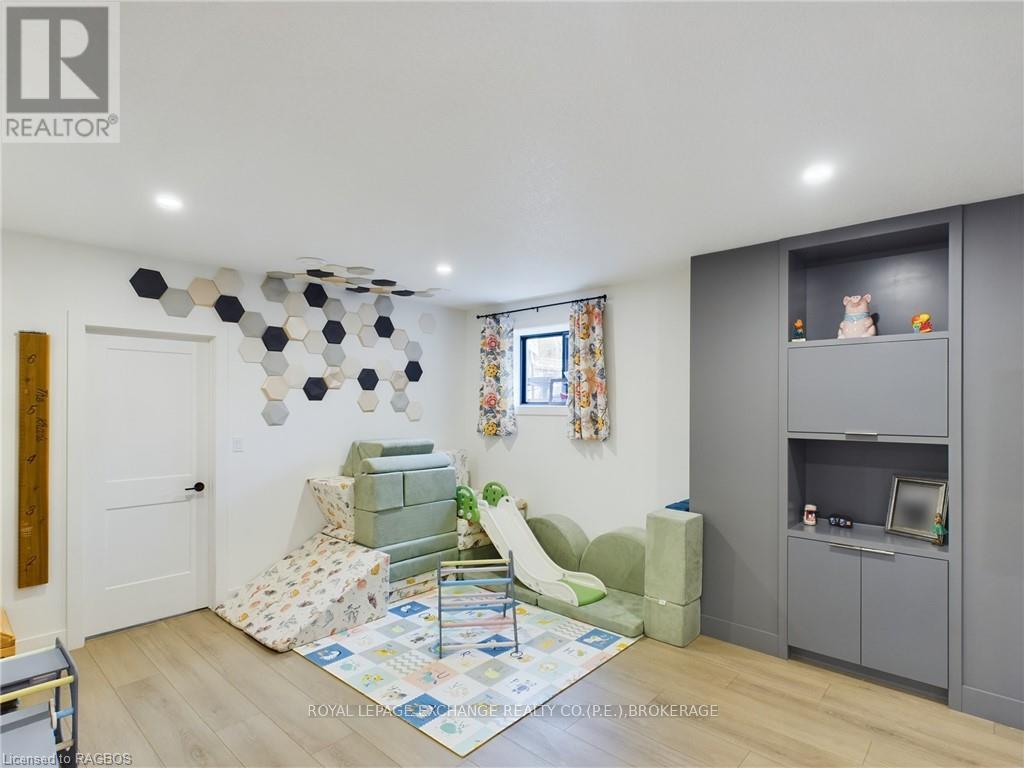 33 Madwayosh Street, Saugeen Shores, Ontario  N0H 2L0 - Photo 24 - X11822917