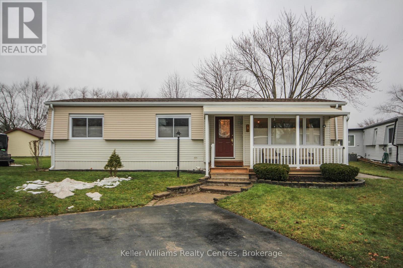 190 Pebble Beach Parkway, Lambton Shores, Ontario  N0M 1T0 - Photo 2 - X11898034