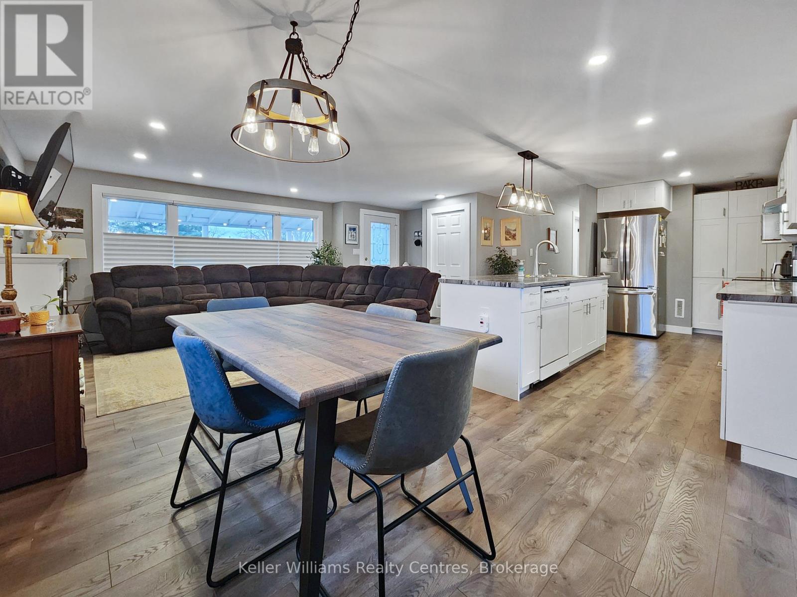 190 Pebble Beach Parkway, Lambton Shores, Ontario  N0M 1T0 - Photo 3 - X11898034