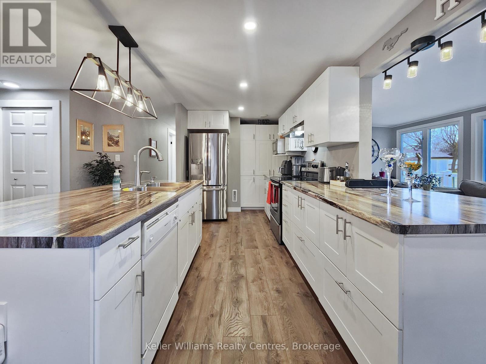 190 Pebble Beach Parkway, Lambton Shores, Ontario  N0M 1T0 - Photo 4 - X11898034