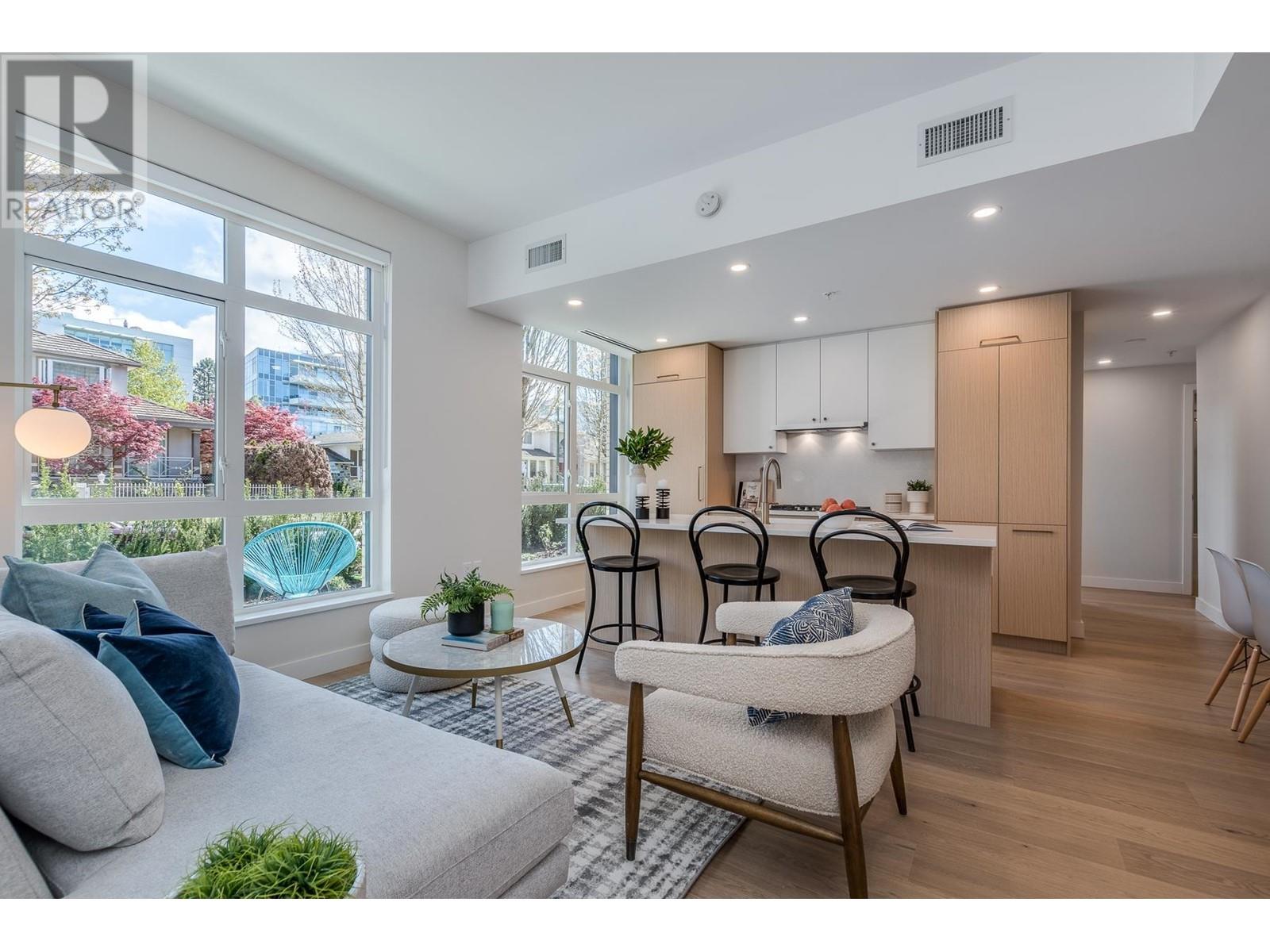 Listing Picture 2 of 30 : 107 5005 ASH STREET, Vancouver / 溫哥華 - 魯藝地產 Yvonne Lu Group - MLS Medallion Club Member