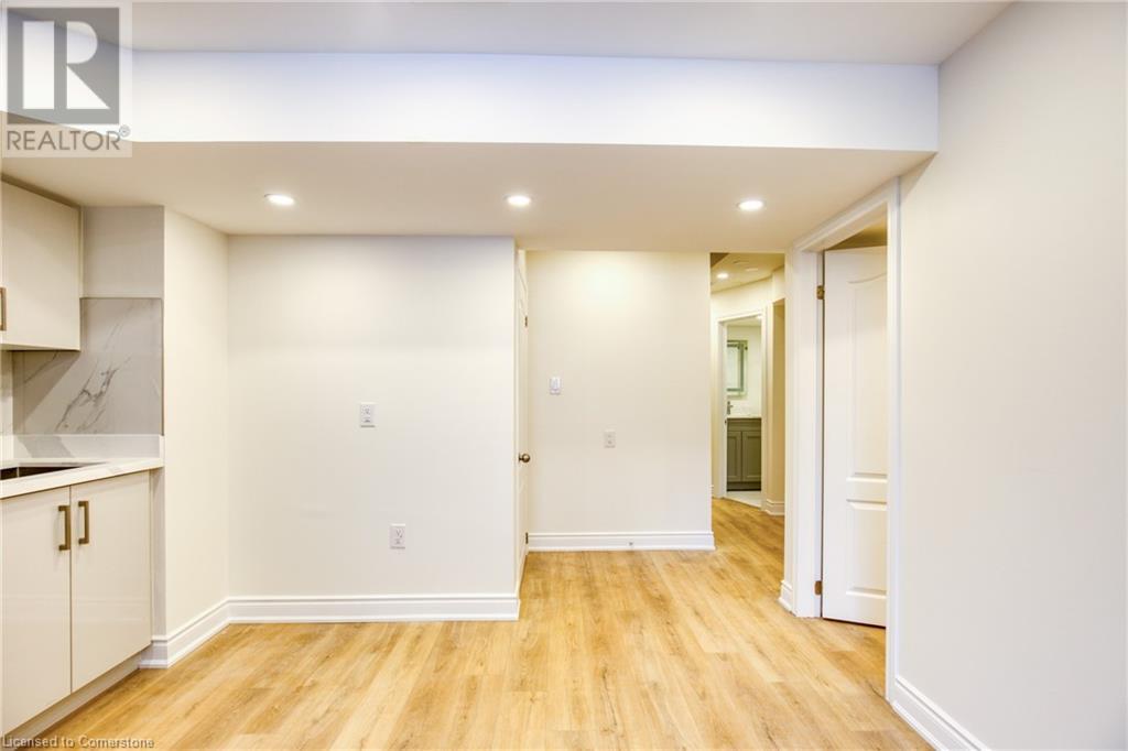 5557 Oscar Peterson Boulevard Unit# Bsmt, Mississauga, Ontario  L5M 0M8 - Photo 3 - 40686762