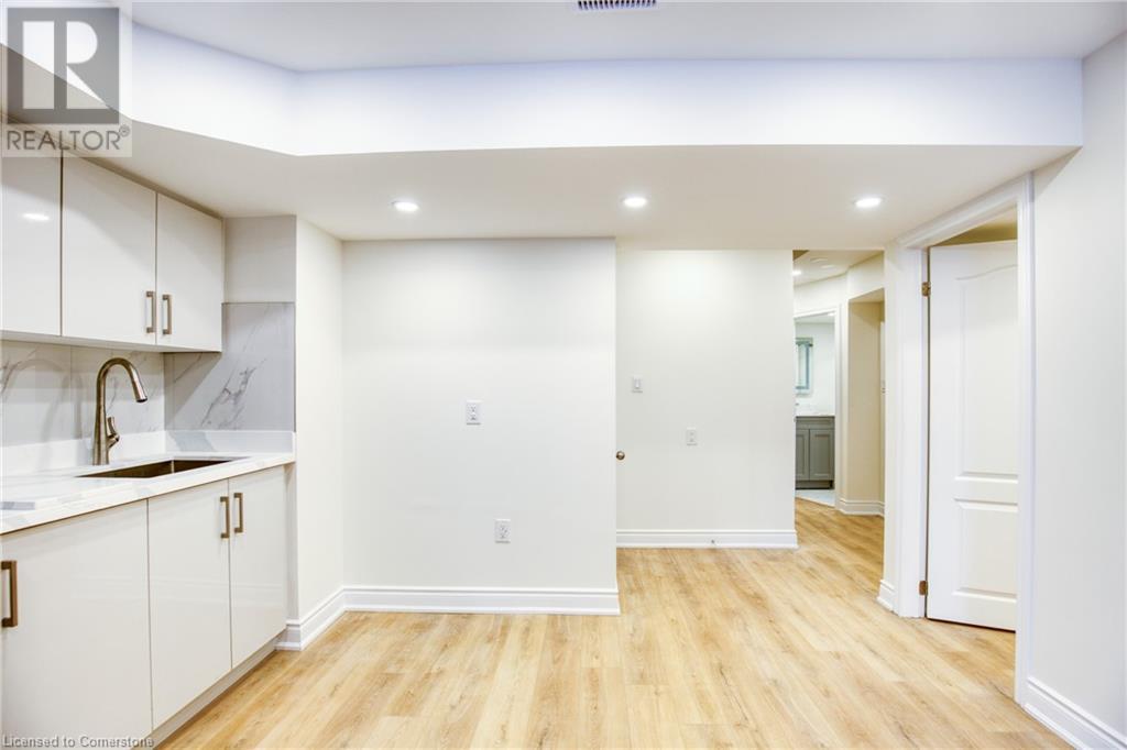 5557 Oscar Peterson Boulevard Unit# Bsmt, Mississauga, Ontario  L5M 0M8 - Photo 6 - 40686762