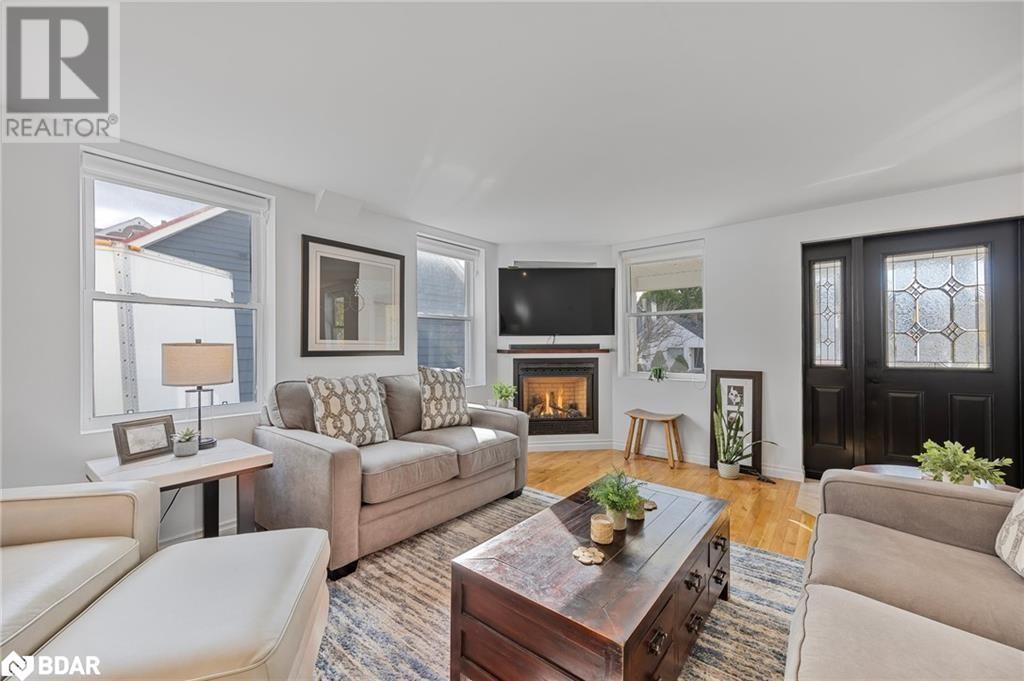 239 Pine Street, Newmarket, Ontario  L3Y 3R2 - Photo 5 - 40686623