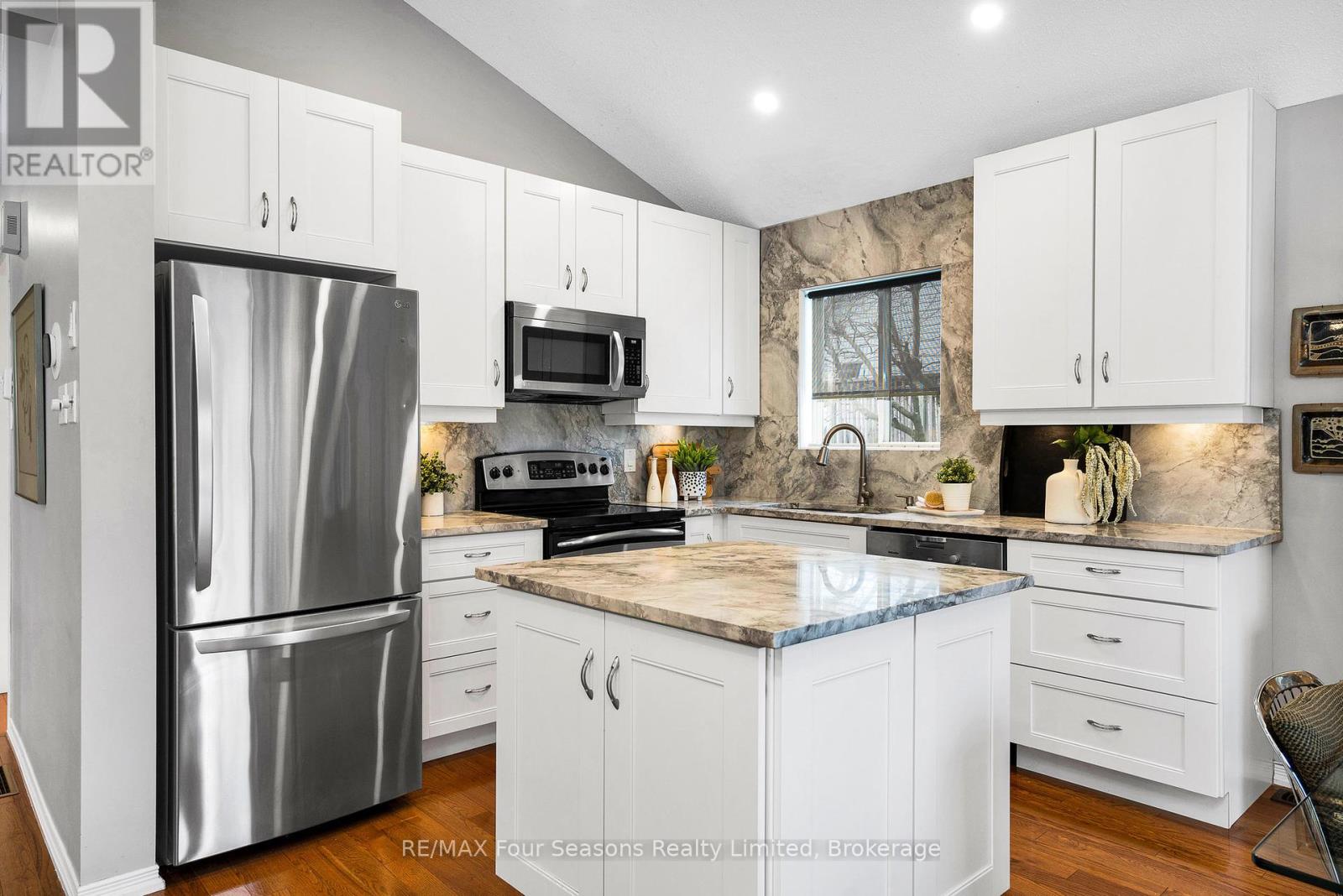134 Fraser Crescent, Blue Mountains, Ontario  L9Y 0M8 - Photo 11 - X11902788
