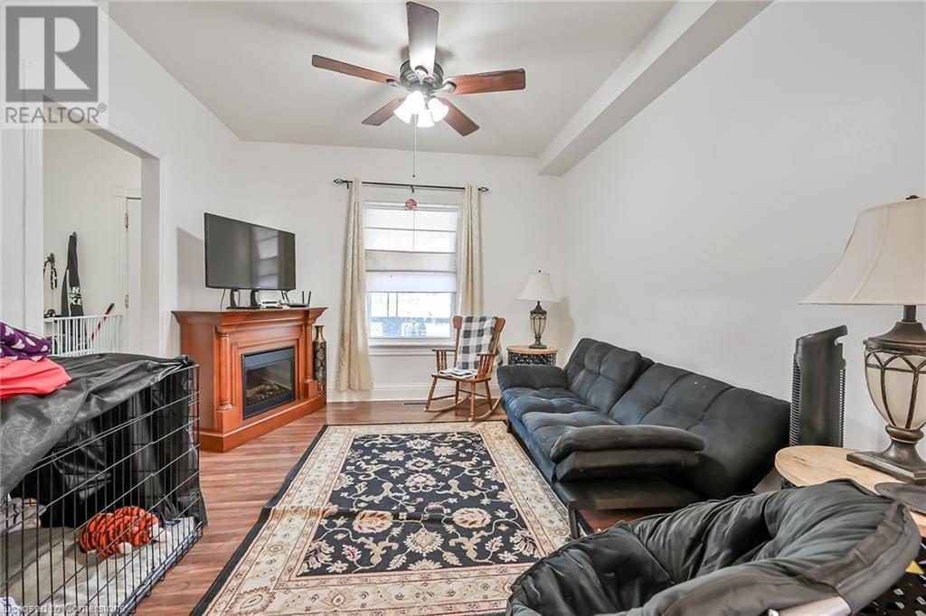 Property at 17 ALBEMARLE Street image 4