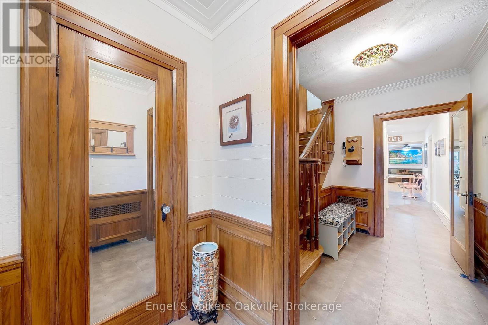 514 Maple Avenue, Hamilton (Delta), Ontario  L8K 1K8 - Photo 3 - X11902812