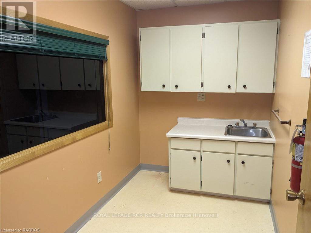 137 George Street W, West Grey (Durham), Ontario  N0G 1R0 - Photo 11 - X10848747