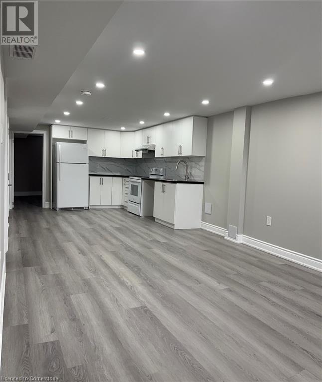 170 Cedardale Avenue, Hamilton, Ontario  L8E 1R1 - Photo 2 - 40686814