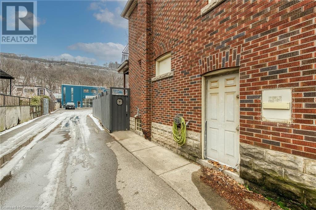 356 Cumberland AvenueHamilton, Ontario  L8M 2A2 - Photo 6 - 40686480