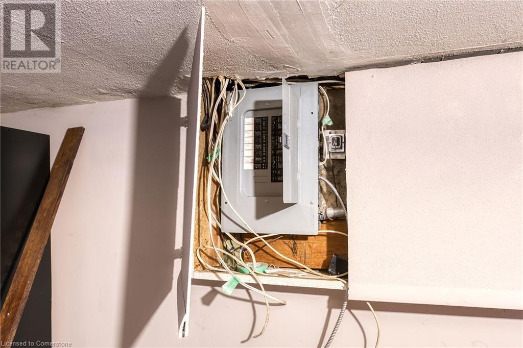 356 Cumberland AvenueHamilton, Ontario  L8M 2A2 - Photo 7 - 40686480