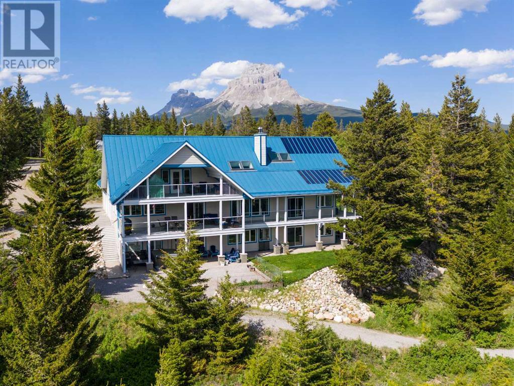 2565 Tecumseh Road, Rural Crowsnest Pass, Alberta  T0K 0M0 - Photo 3 - A2142479