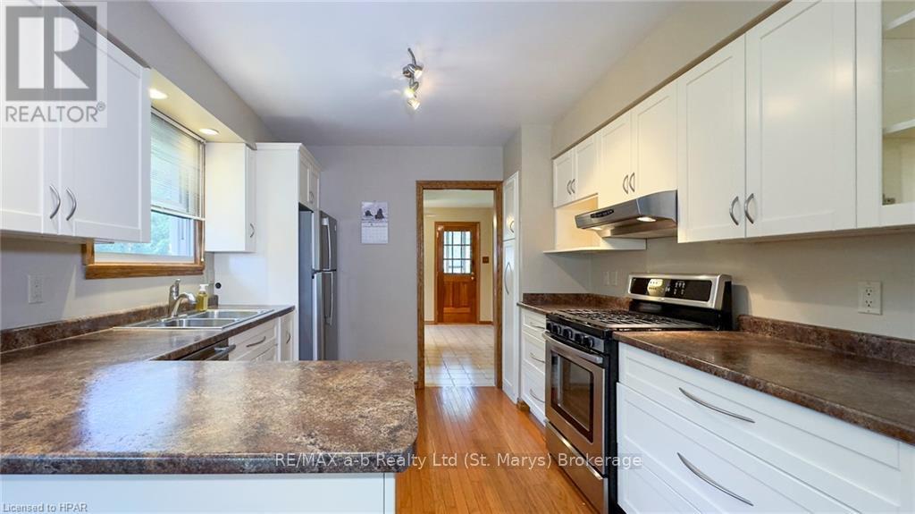 93 Langford Dr Drive, Lucan Biddulph, Ontario  N0M 2J0 - Photo 16 - X10780566