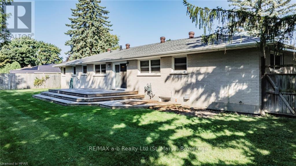 93 Langford Dr Drive, Lucan Biddulph, Ontario  N0M 2J0 - Photo 36 - X10780566