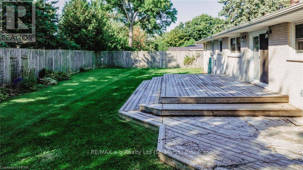 93 Langford Dr Drive, Lucan Biddulph, Ontario  N0M 2J0 - Photo 37 - X10780566