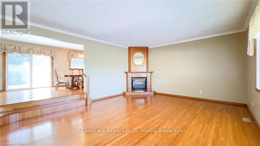 93 Langford Dr Drive, Lucan Biddulph, Ontario  N0M 2J0 - Photo 6 - X10780566