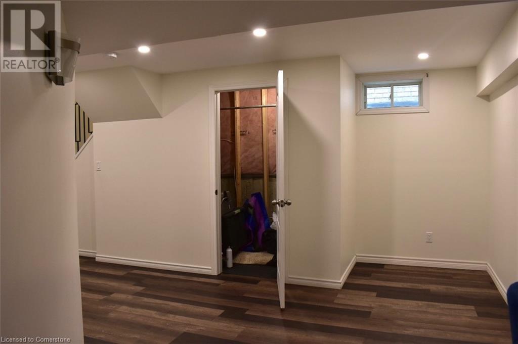 16 Jeremiah Court, Hamilton, Ontario  L8V 0A3 - Photo 9 - 40682912