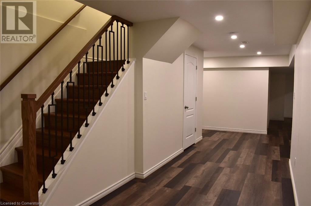 16 Jeremiah Court, Hamilton, Ontario  L8V 0A3 - Photo 4 - 40682912