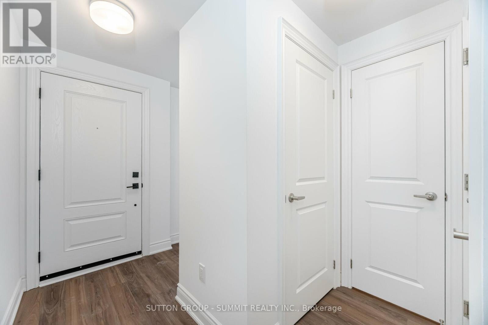 17 - 10 Lunar Crescent, Mississauga, Ontario  L6M 2P6 - Photo 4 - W11902871