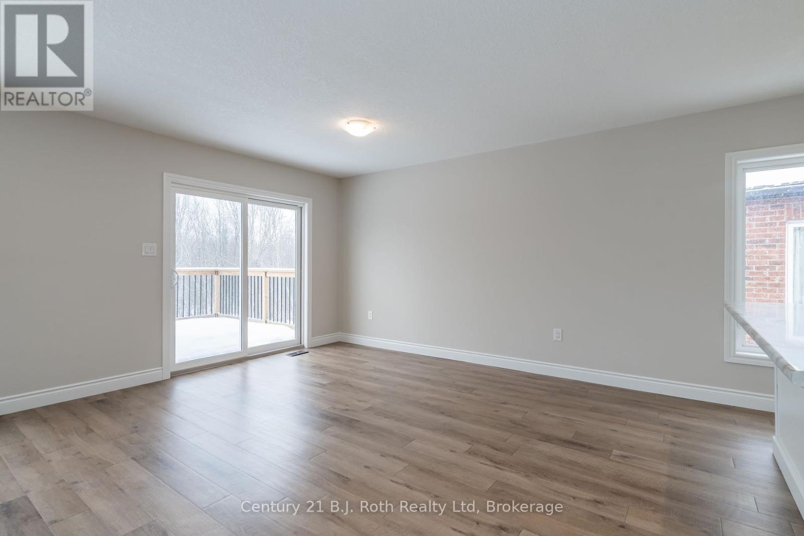 54 Hunter Avenue, Tay, Ontario  L0K 2A0 - Photo 12 - S11902963