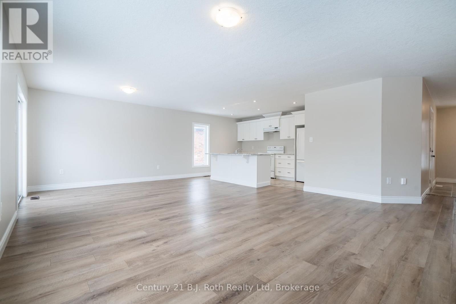 54 Hunter Avenue, Tay, Ontario  L0K 2A0 - Photo 15 - S11902963