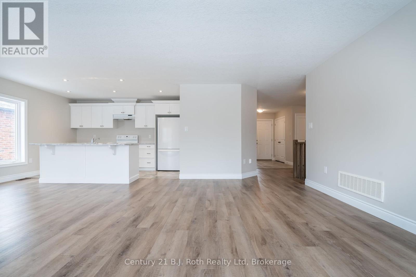 54 Hunter Avenue, Tay, Ontario  L0K 2A0 - Photo 18 - S11902963