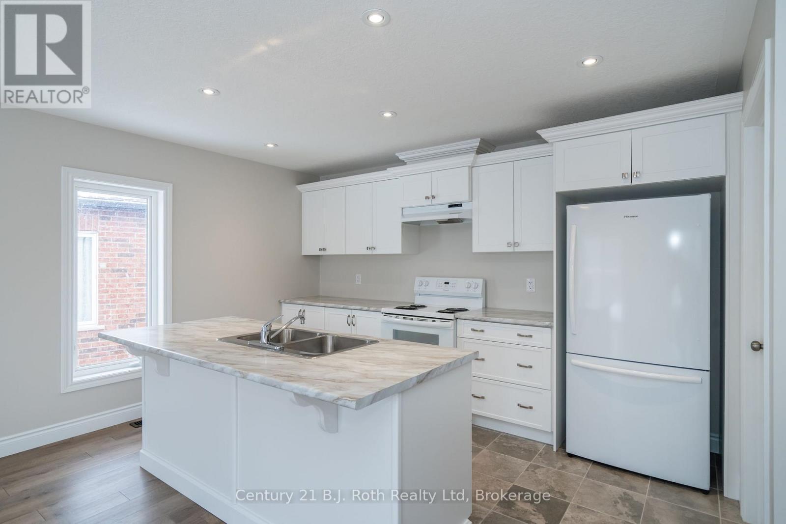 54 Hunter Avenue, Tay, Ontario  L0K 2A0 - Photo 6 - S11902963