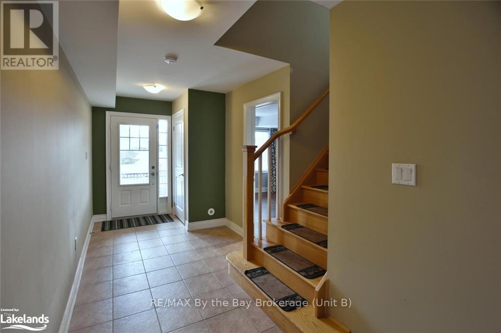 15 Wally Drive, Wasaga Beach, Ontario  L9Z 0E4 - Photo 2 - S10438100