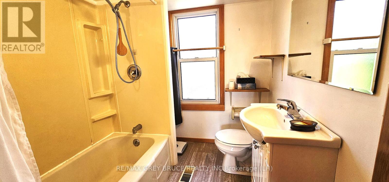 4 Alexander Street, Northern Bruce Peninsula, Ontario  N0H 1W0 - Photo 10 - X11898845