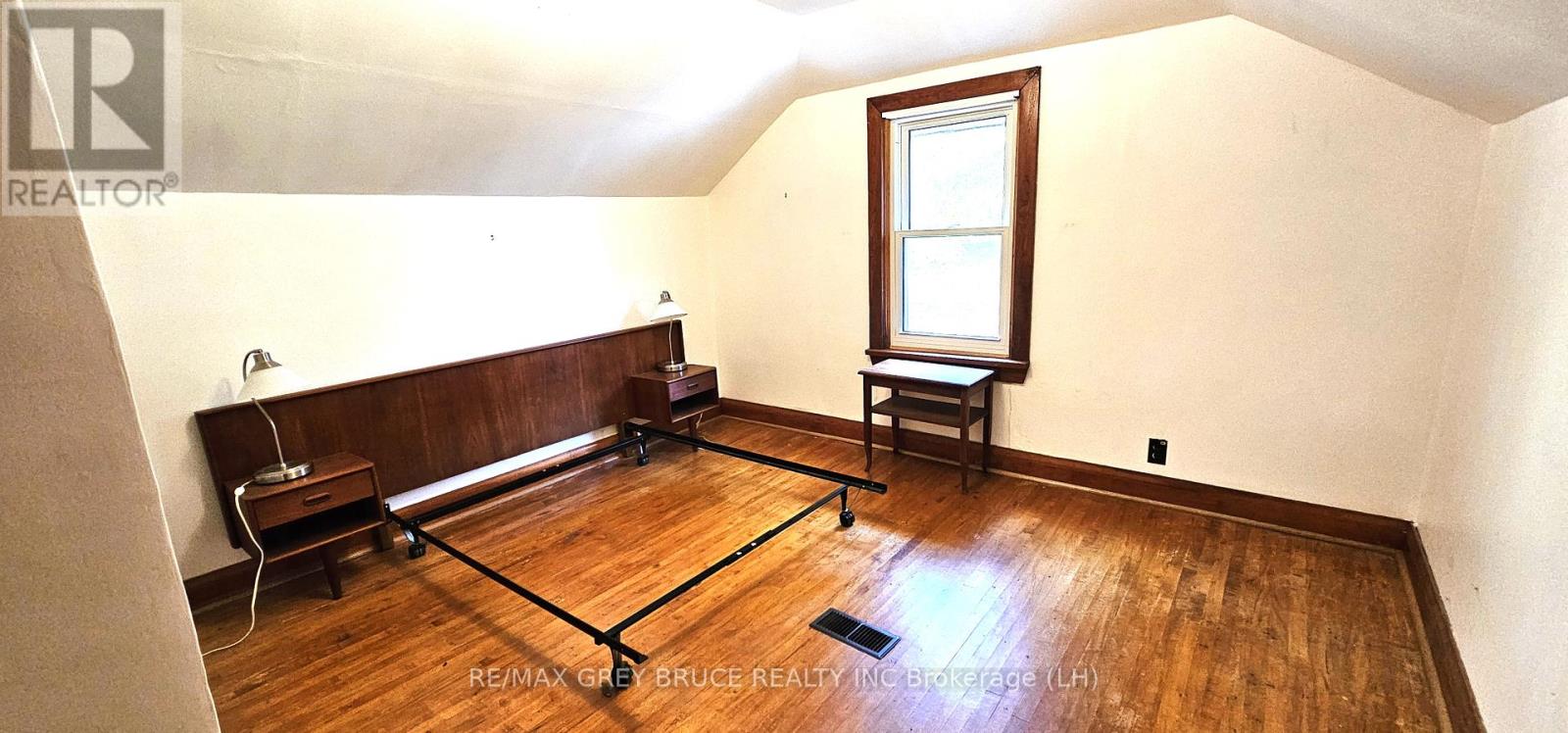 4 Alexander Street, Northern Bruce Peninsula, Ontario  N0H 1W0 - Photo 11 - X11898845