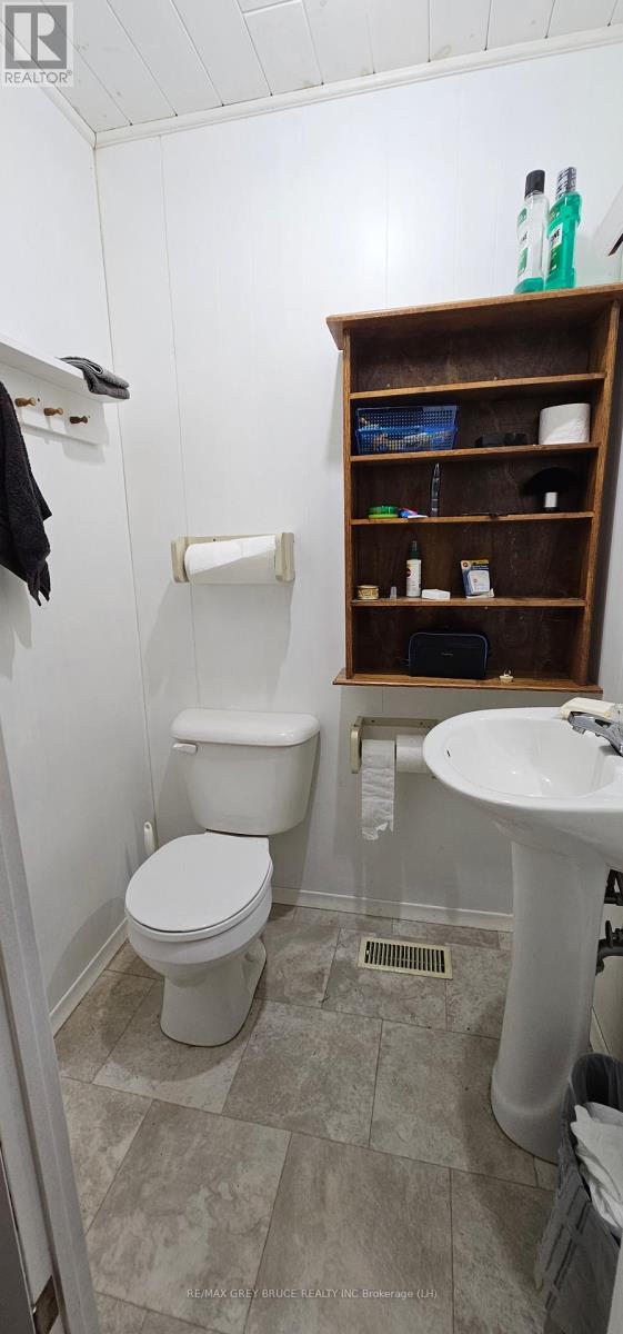 4 Alexander Street, Northern Bruce Peninsula, Ontario  N0H 1W0 - Photo 14 - X11898845