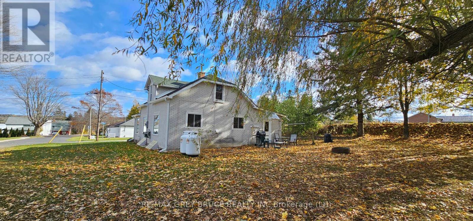 4 Alexander Street, Northern Bruce Peninsula, Ontario  N0H 1W0 - Photo 2 - X11898845