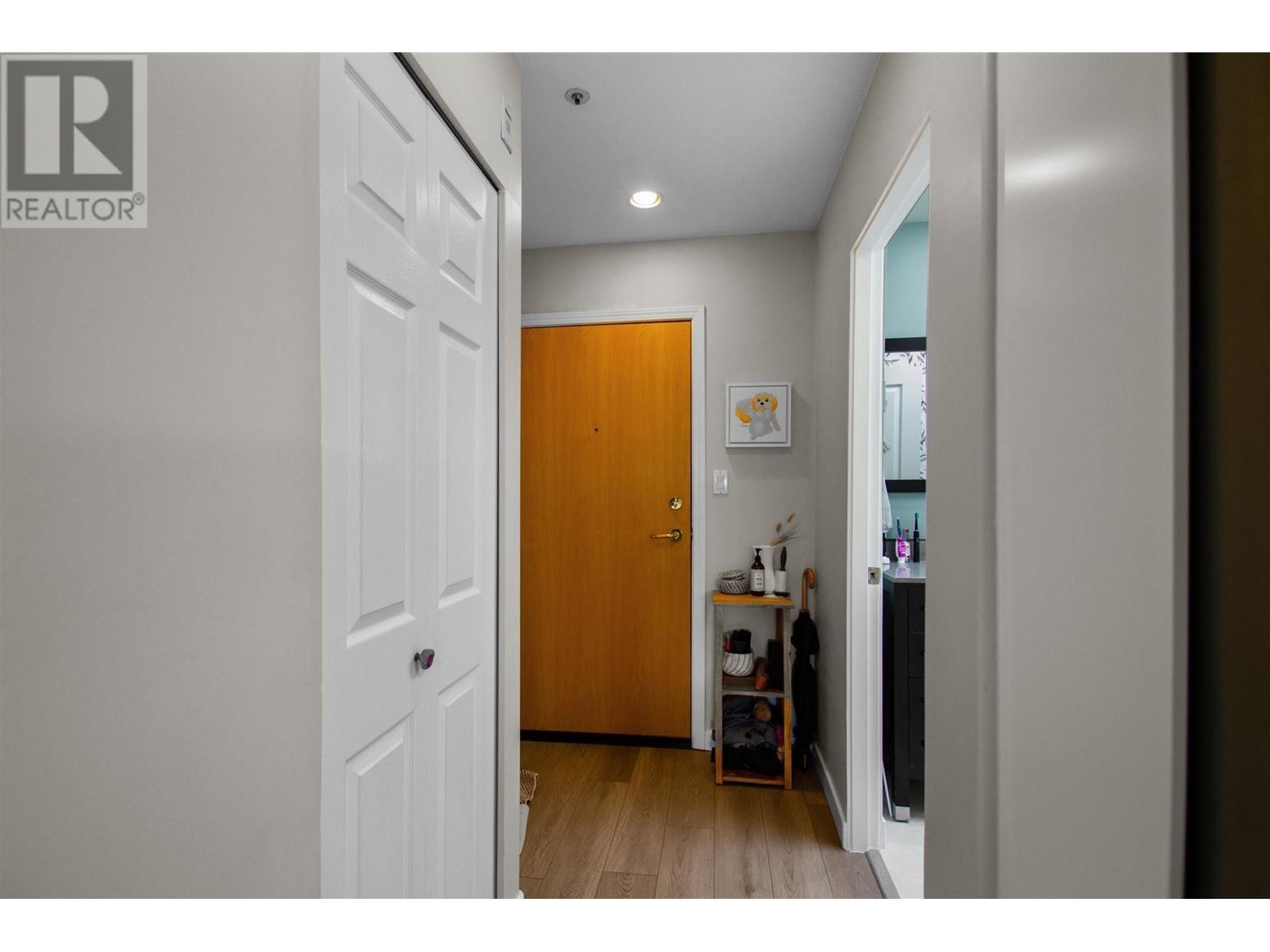 Listing Picture 15 of 21 : 414 488 KINGSWAY, Vancouver / 溫哥華 - 魯藝地產 Yvonne Lu Group - MLS Medallion Club Member