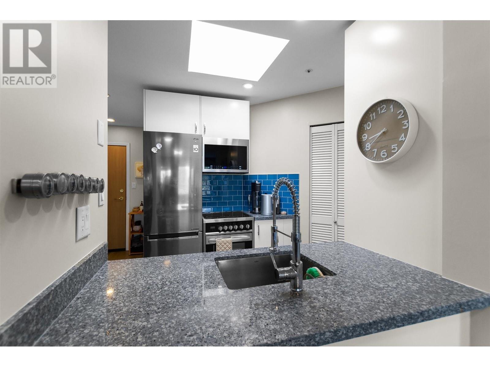 Listing Picture 6 of 21 : 414 488 KINGSWAY, Vancouver / 溫哥華 - 魯藝地產 Yvonne Lu Group - MLS Medallion Club Member