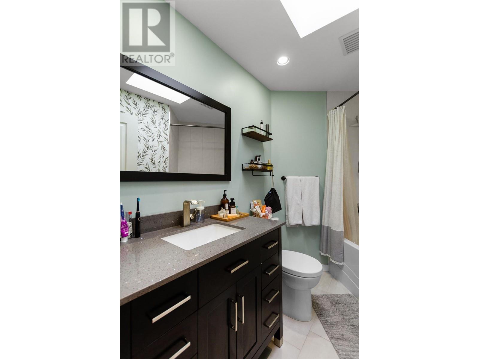 Listing Picture 10 of 21 : 414 488 KINGSWAY, Vancouver / 溫哥華 - 魯藝地產 Yvonne Lu Group - MLS Medallion Club Member