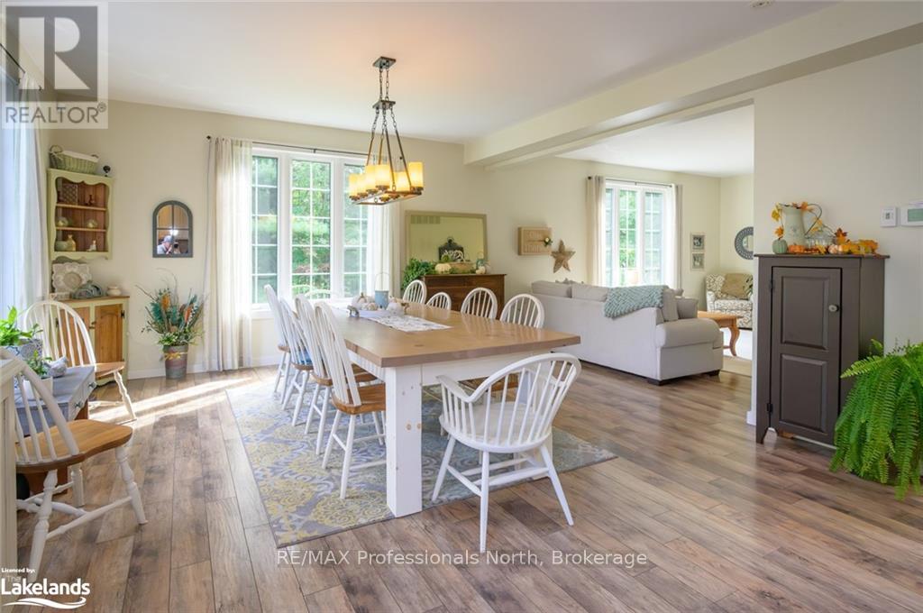 427 Skyhills RoadHuntsville (Chaffey), Ontario  P1H 2N5 - Photo 6 - X11903105