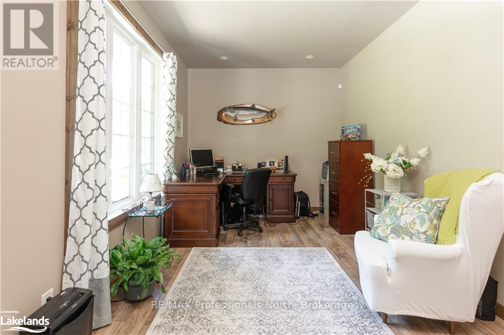 427 Skyhills RoadHuntsville (Chaffey), Ontario  P1H 2N5 - Photo 9 - X11903105