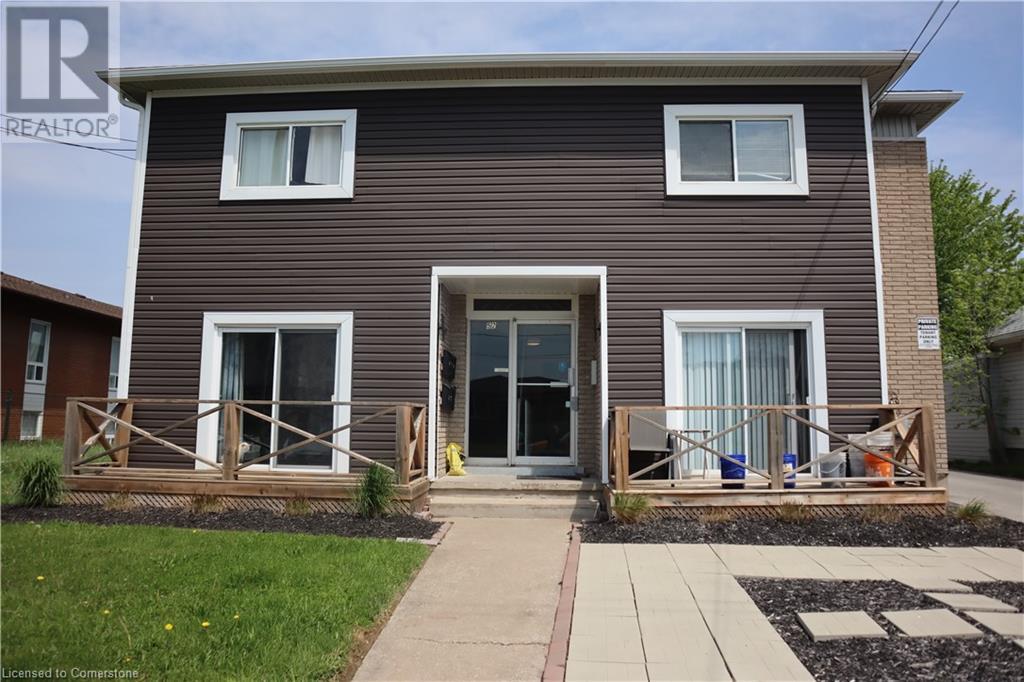 52 LINCOLN Street, Welland, Ontario