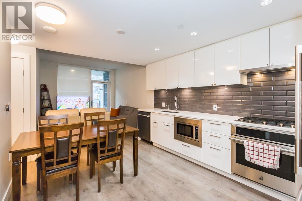 Listing Picture 10 of 20 : 301 3451 SAWMILL CRESCENT, Vancouver / 溫哥華 - 魯藝地產 Yvonne Lu Group - MLS Medallion Club Member