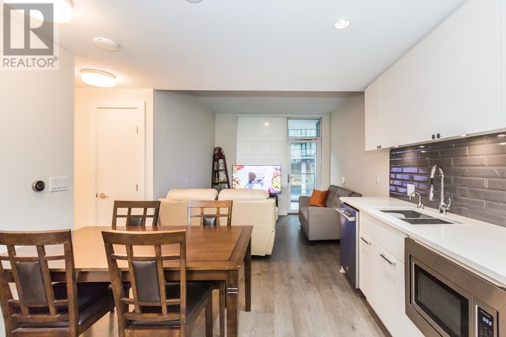 Listing Picture 12 of 20 : 301 3451 SAWMILL CRESCENT, Vancouver / 溫哥華 - 魯藝地產 Yvonne Lu Group - MLS Medallion Club Member