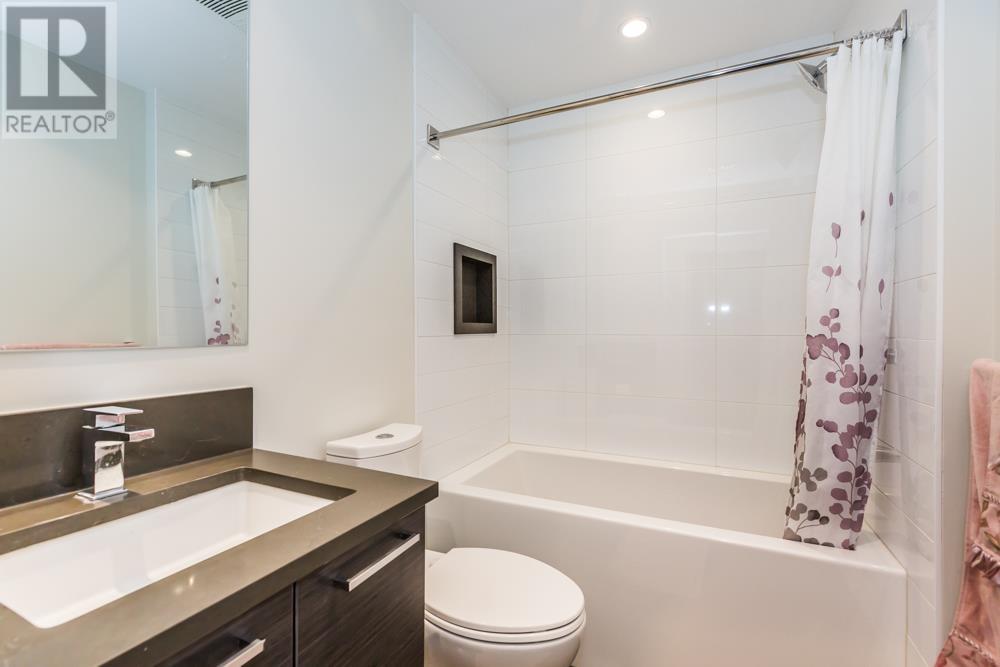 Listing Picture 18 of 20 : 301 3451 SAWMILL CRESCENT, Vancouver / 溫哥華 - 魯藝地產 Yvonne Lu Group - MLS Medallion Club Member