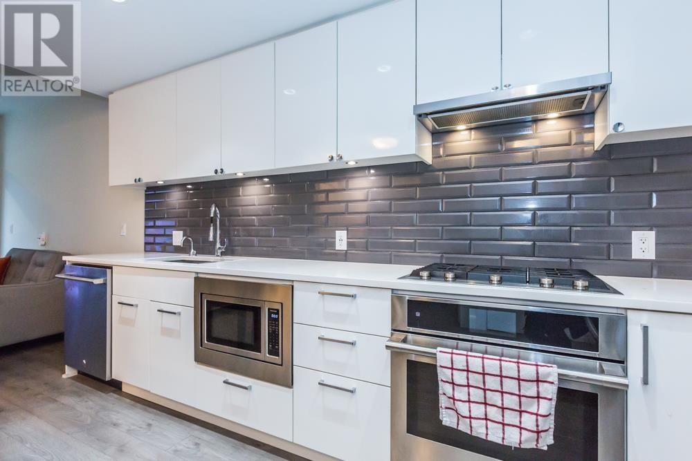 Listing Picture 8 of 20 : 301 3451 SAWMILL CRESCENT, Vancouver / 溫哥華 - 魯藝地產 Yvonne Lu Group - MLS Medallion Club Member