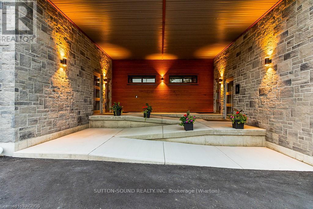 101 - 535 Isaac Street, South Bruce Peninsula, Ontario  N0H 2T0 - Photo 2 - X10848617