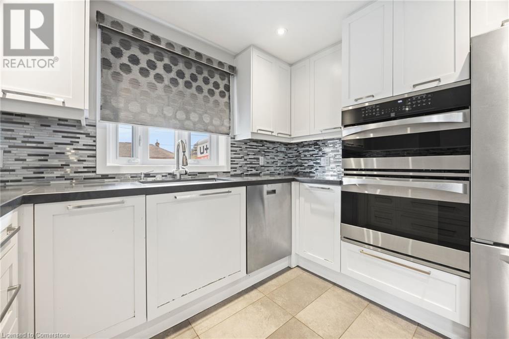 15 Rosewood Avenue, Etobicoke, Ontario  M8Z 1X5 - Photo 4 - 40686809