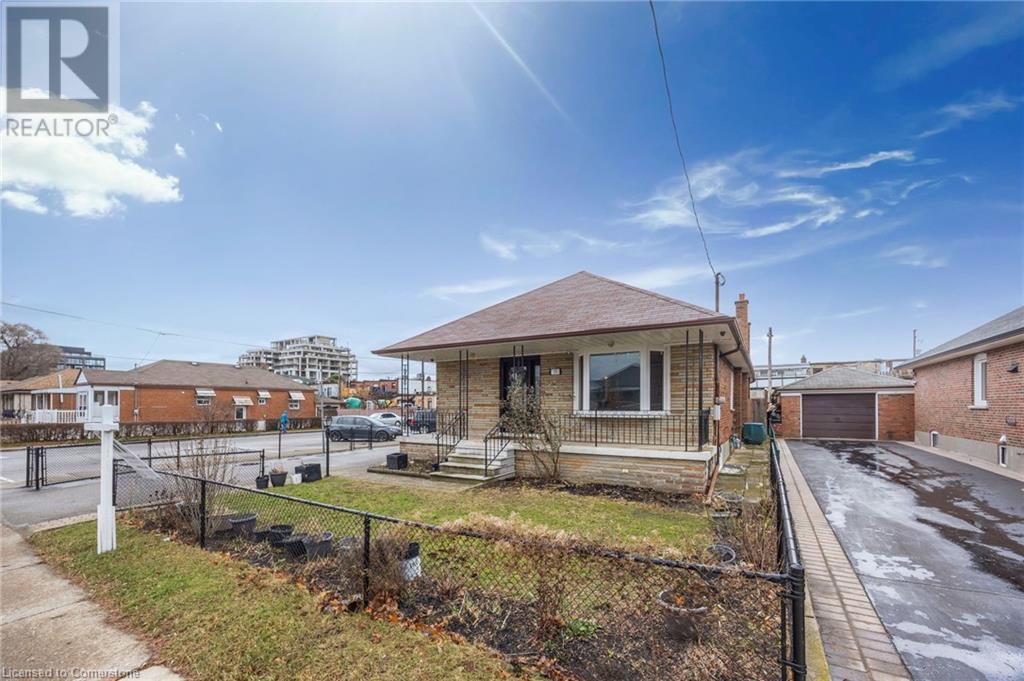 15 Rosewood Avenue, Etobicoke, Ontario  M8Z 1X5 - Photo 46 - 40686809