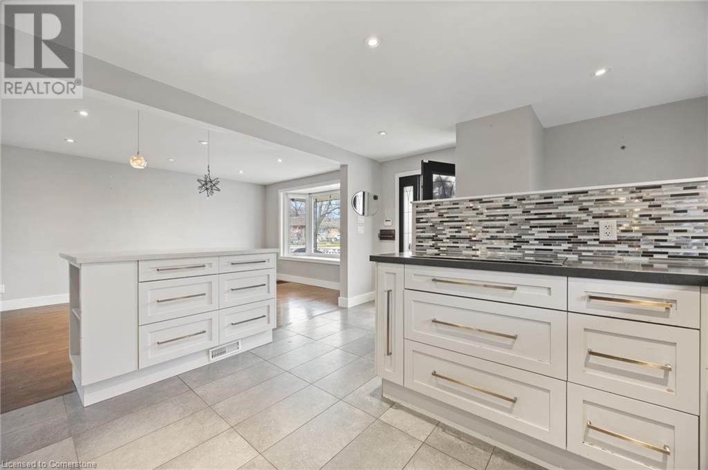 15 Rosewood Avenue, Etobicoke, Ontario  M8Z 1X5 - Photo 7 - 40686809