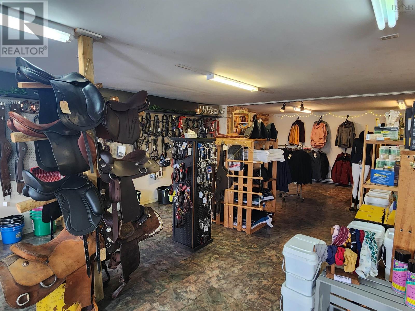 2037 Highway 1, Falmouth, Nova Scotia  B0N 1Y0 - Photo 9 - 202428606