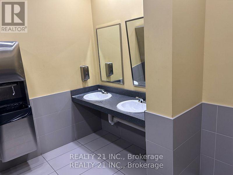 208 - 69 Lebovic Avenue, Toronto (Clairlea-Birchmount), Ontario  M1L 0H2 - Photo 8 - E11903315