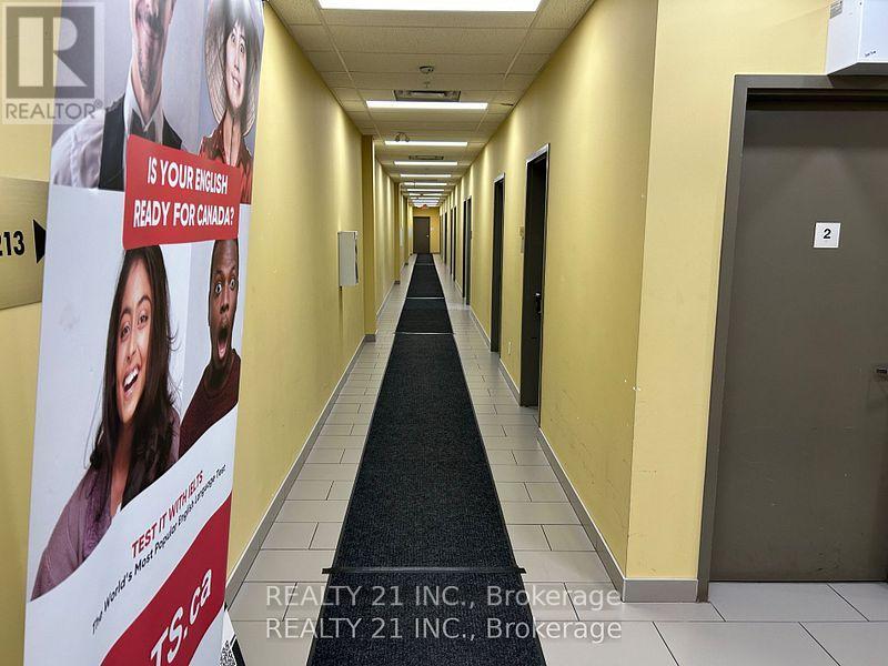208 - 69 Lebovic Avenue, Toronto (Clairlea-Birchmount), Ontario  M1L 0H2 - Photo 9 - E11903315