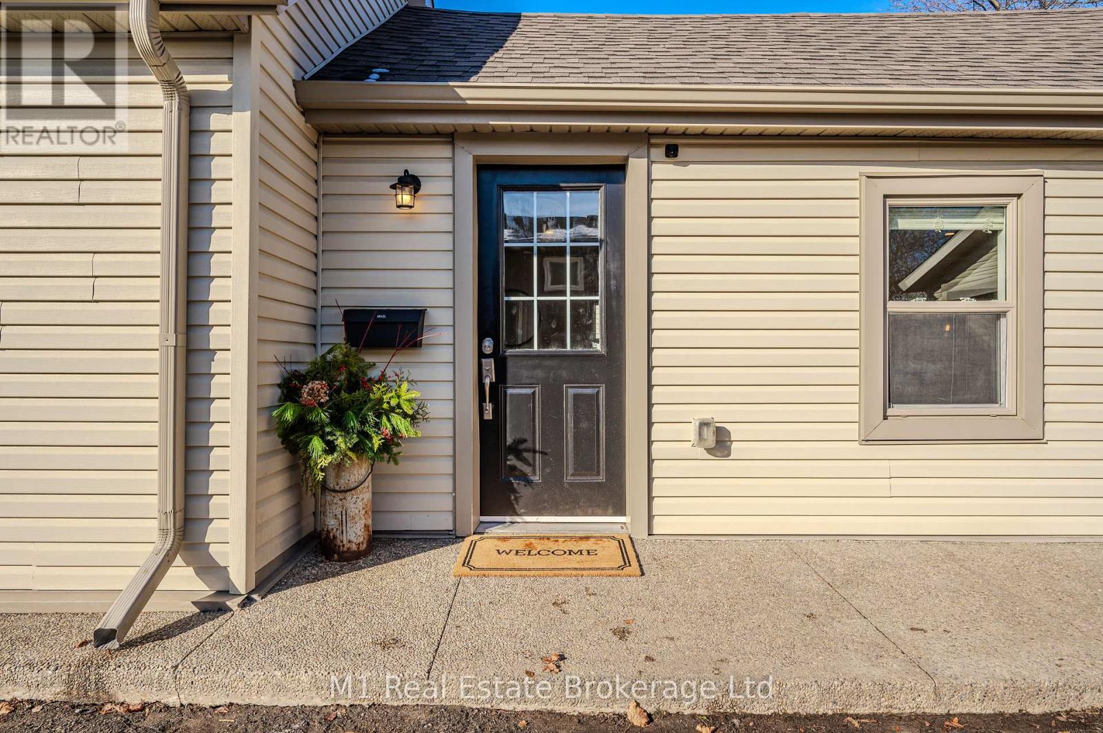 16 Hooper Street, Guelph, Ontario  N1E 5W5 - Photo 4 - X11881593